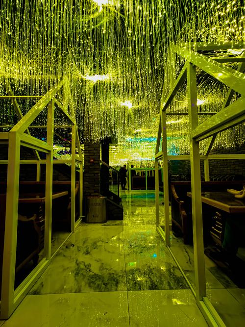 广州玻璃星空房餐厅装修