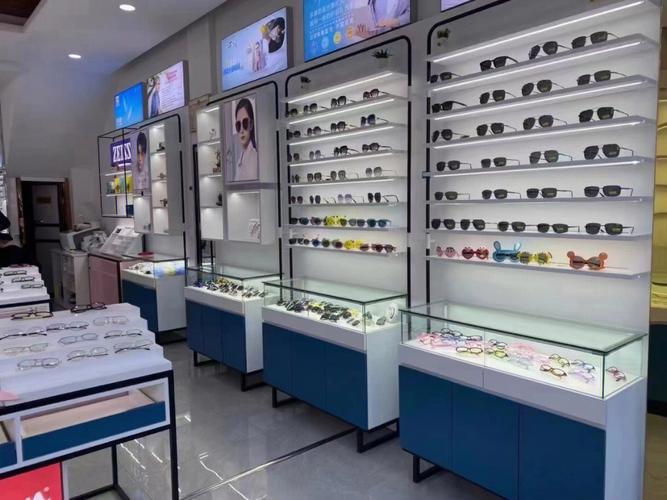广州平价眼镜店装修推荐的相关图片